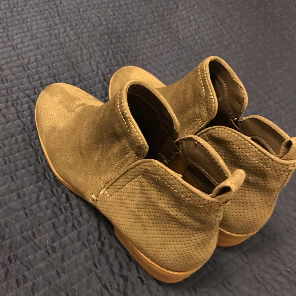 Universal Thread Dylan Microsuede Tan Booties - image 4